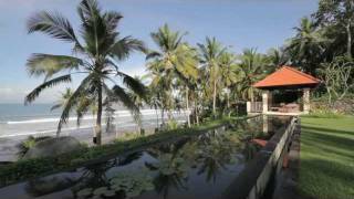 preview picture of video 'Sunset Corner - Beachfront Villa in Bali'