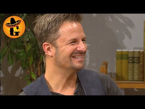 Philipp Hochmair über seine Rolle als Schnitzler in Vorstadtweiber | Willkommen Österreich