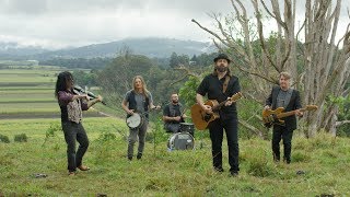 Round Mountain Girls - MAGICAL MIX ft. John Williamson