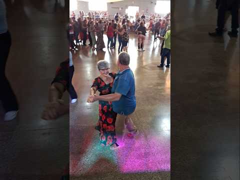 nos idosos de Rio Bonito do Iguaçu no Paraná.Brasil #shotrs #baile #dancarinos #dança #dance#dancina