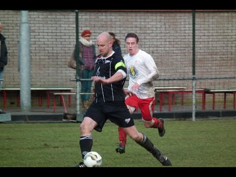 Heukelum 1 - Everstein 1, de aanvoerder van Everstein voorkomt een Heukelums doelpunt