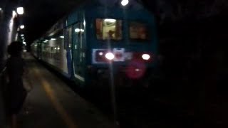 preview picture of video 'Arrivo di un treno a Vernazza / Arrival of regiotrain at Vernazza tunnelstation'