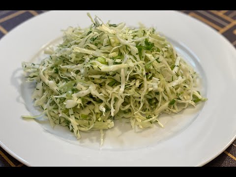 Knackigen Krautsalat selber machen. Einfach, schnell, vegan!