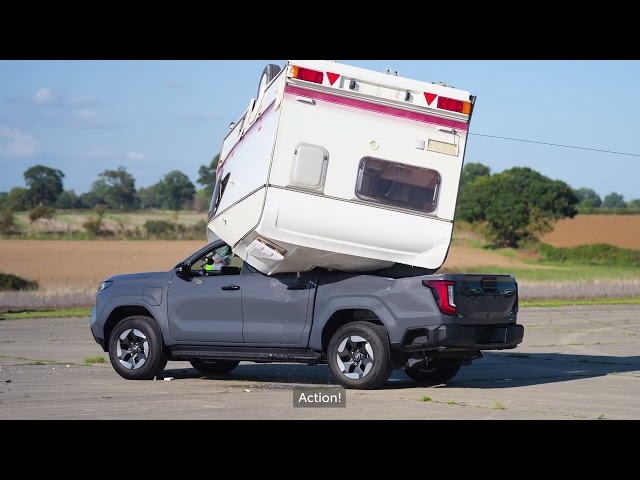 Toyota Hilux vs Caravan