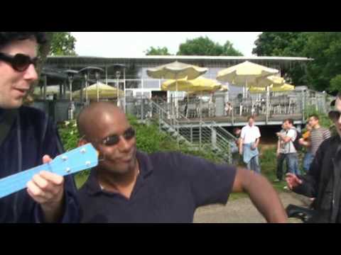 Deine Mudda kommt aus Berlin - Official Version