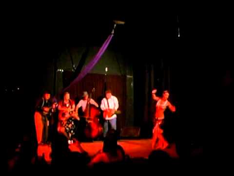 LaVinnia London & The Side Street Steppers "Tam Lin"