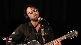 Shakey Graves - "Ready Or Not" (Live at WFUV)