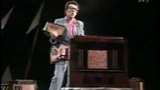 Elvis Costello,  Radio Radio (1979).