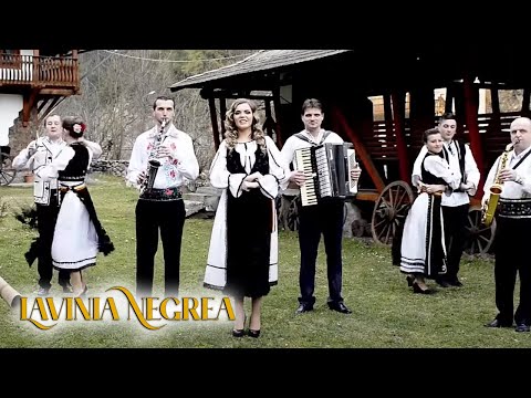 Lavinia Negrea - Ma Mandresc cu Motii Mei | Videoclip Oficial
