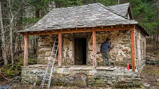Man restored an abandoned house in the forest from 1957 into his dream home.
