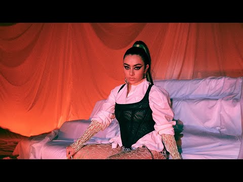 {STROBE WARNING} Charli XCX - visions [Club XCX]