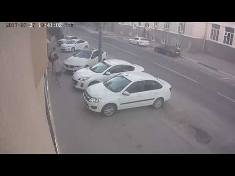 Залезли на БМВ сфотографироваться