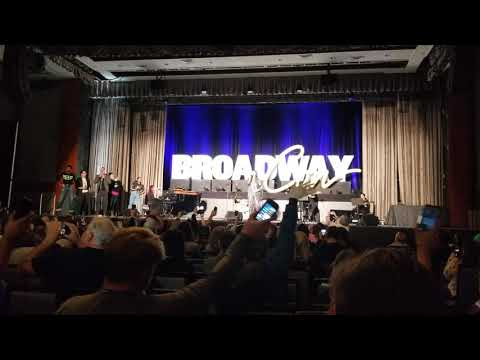 Eden Espinosa sings "What's Up?" at BroadwayCon