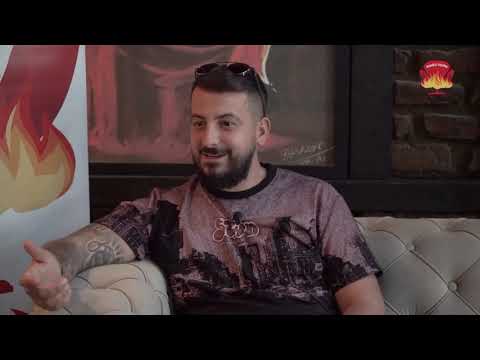 Zesko Stolce so Bombakis - Influenserite se pronaogaat vo moite kartoni!