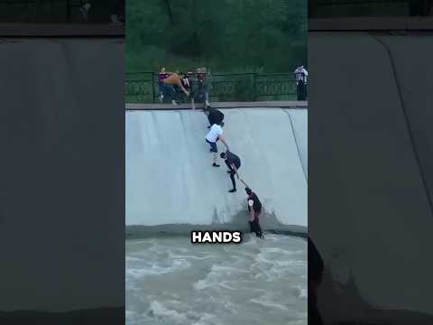 These Strangers Turned Into Heroes 😲