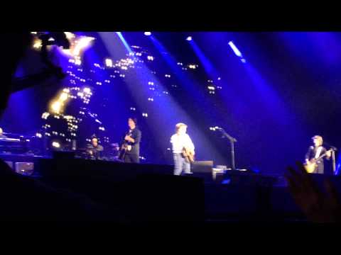 Paul McCartney - Everybody Out There (live) - Osaka, Japan Nov-12-2013