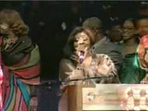 KARINDA Clark & Kim Burrell in The Williams Brothers mic toss