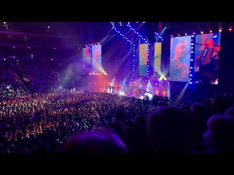 Čmelák - Divokej Bill 25let (O2 Arena)