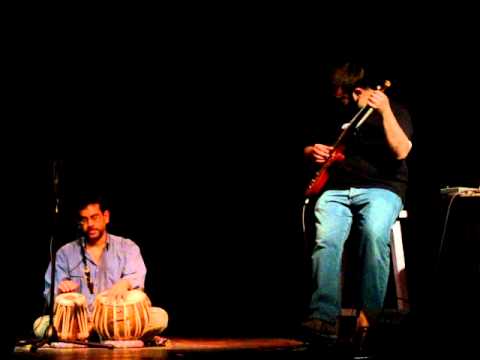 DARIO ISCARO (Guitarra)- MARTIN DIAZ (Tabla)