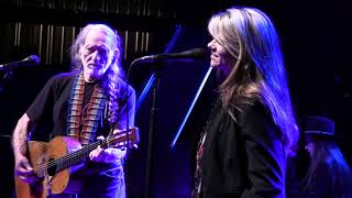 Willie Nelson &amp; Family featuring Paula Nelson  Have You Ever Seen the Rain Live