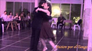 INES MUZZOPAPPA y DANTE SANCHEZ bailando el tango OLVIDAME en FLOREAL MILONGA