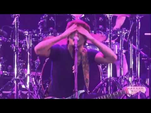 CNBLUE - Love (YongHwa/JongHyun bromance)