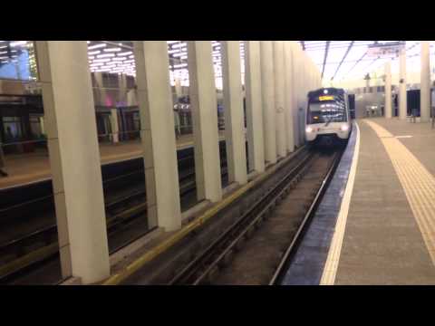 RET metro type RSG3 aankomst Rotterdam centraal lijn E