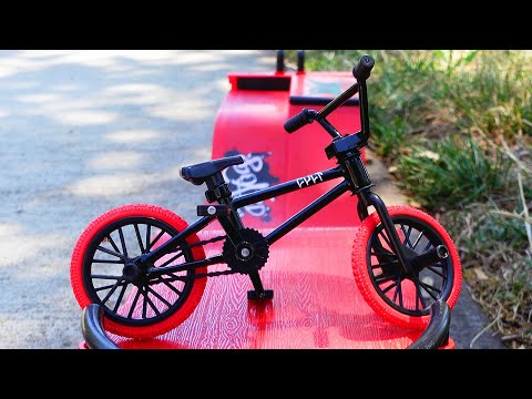BMX Finger Unboxing Red Skatepark Ramp | Black Bmx Cult  | Pro Fingerbmxing Tricks