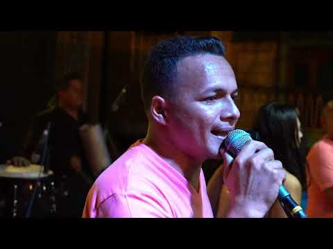 Dhe leo`s y su Orquesta - Partido en Dos