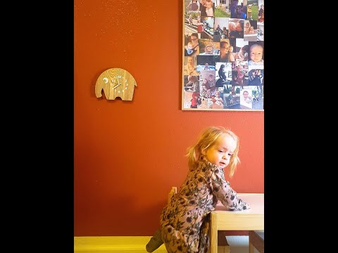 Mal en glimmervæg på børneværelset med Let's Shine Glimmermaling fra Primacol