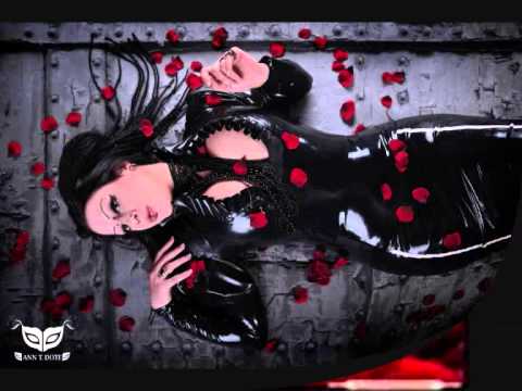 CRADLE OF FILTH - A Gothic Romance (Red Roses For The Devil's Whore)