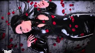 CRADLE OF FILTH - A Gothic Romance (Red Roses For The Devil&#39;s Whore)