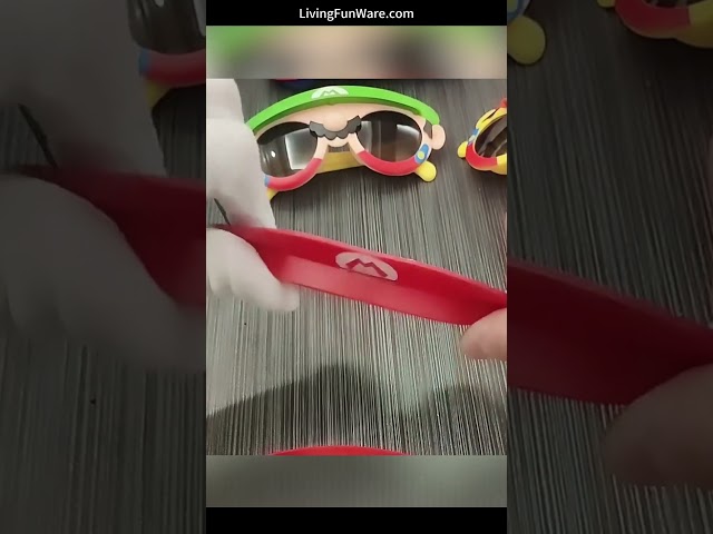 Vídeo relacionado con Marvel Avengers Gafas de Sol y Gorra para Niños, Diseño Los Vengadores Gafas de Sol Protección UV, Gorra de Verano Infantil para Niños