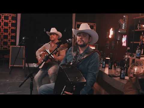 Mujer Paseada (En Vivo) - Grupo Aficion