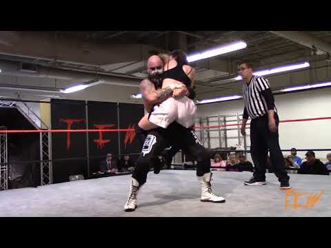 Foxx Vinyer vs. Kennedi Kopeland