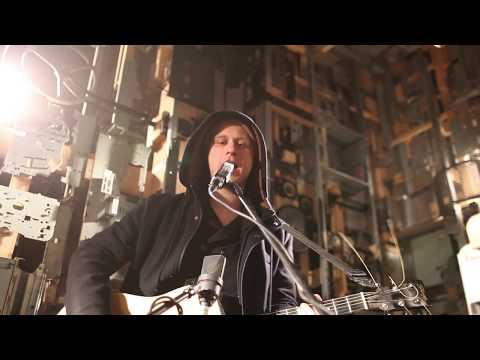 Ted Nemeth - Mali ludzie w żółtych płaszczach // Claustrofonia Session E05/P02