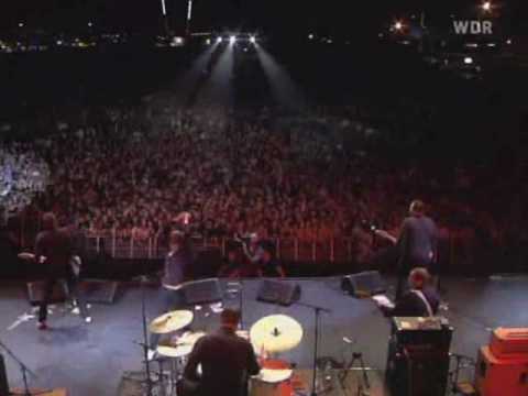 The Hives - Outsmarted (live)