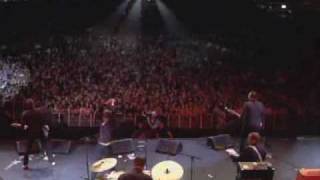 The Hives - Outsmarted (live)