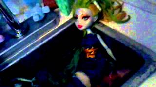 A mermaid into the sea episode 14 a lot of people