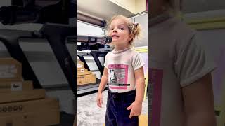 Download lagu Angelica sings “Yesterday” Part 1! Her cover of the Beatles’! 🥹 #toddlerlife mp3