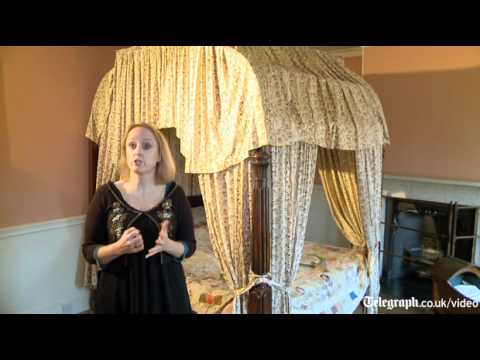 A guided tour around Dickens' birthplace