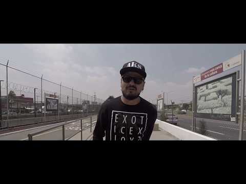 Un momento - Sr.Flow (Akronimos A.K.S)