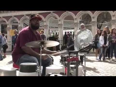 Dennis Dove At Saturday Market in HD