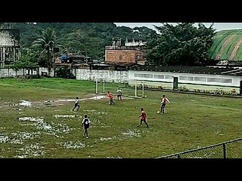 Lances do jogo amistoso.