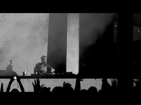 Laidback Luke @ SaSaZu Prague play Timebomb