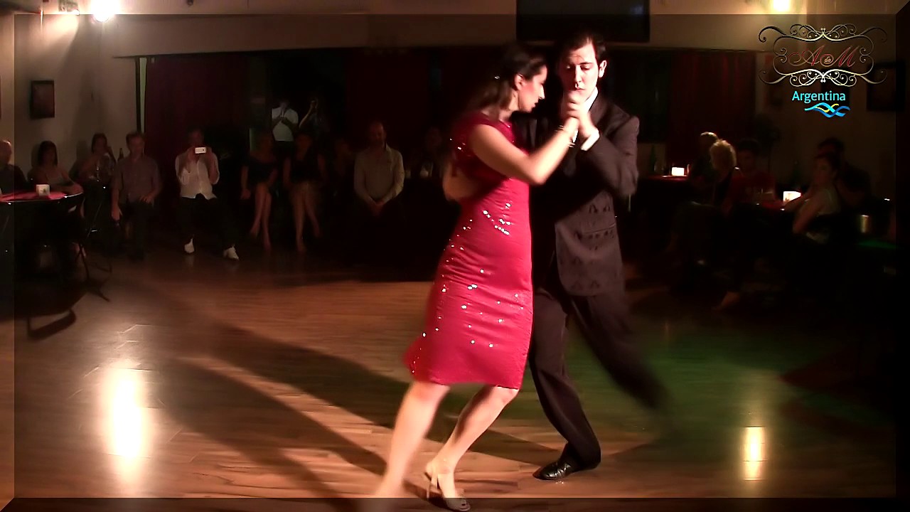 Mariana Patsarika y Dimitris Biskas, de Francia a Buenos Aires en Abrazando Tangos milonga