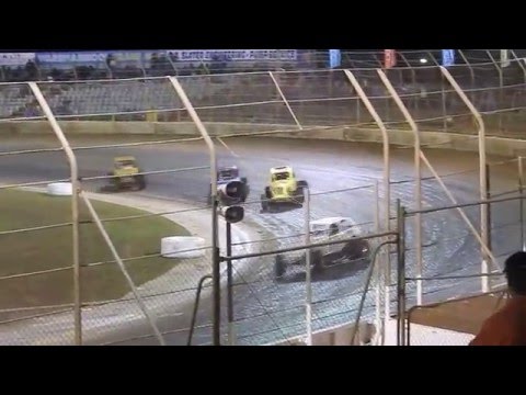 Rest of the A main for Super Rods at Warrnambool 27.3.2016