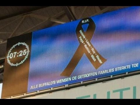 Applaus slachtoffers tragisch ongeval Zonhoven tijdens Kaa Gent-Zulte Waregem