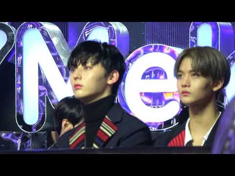 171202멜론뮤직어워드 워너원(WannaOne) 대기석 직캠part4-황민현 focus(아이유 무대 등등)(2차가공 시 출처를 꼭 써주세요!)