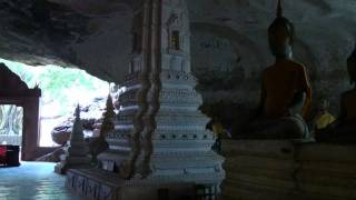 preview picture of video 'Monkey Cave Temple'